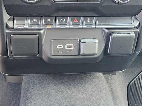 Certified 2023 Chevrolet Silverado 1500 Custom image 13