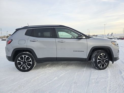 Used 2022 Jeep Compass Limited image 20