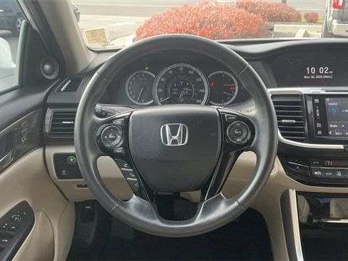 Used 2017 Honda Accord EX-L image 25