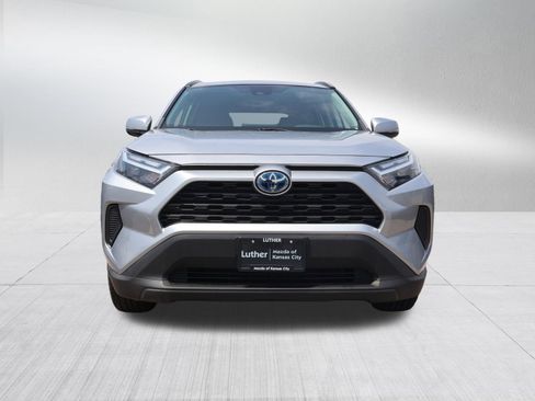 Used 2022 Toyota RAV4 XLE AWD/4WD image 2