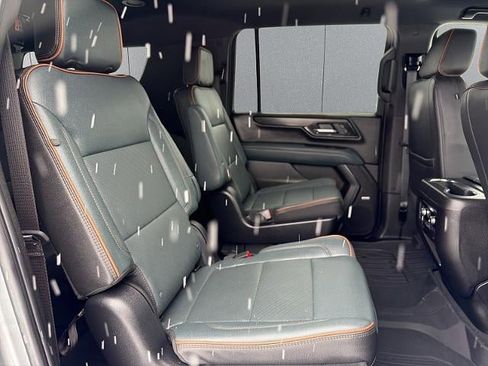 Used 2025 GMC Yukon XL AT4 w/ Premium Trailering Package image 17
