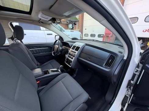 Used 2010 Dodge Journey SXT w/ Flexible Seating Group FWD image 12