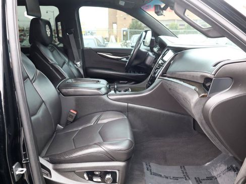 Used 2017 Cadillac Escalade Platinum AWD/4WD image 9