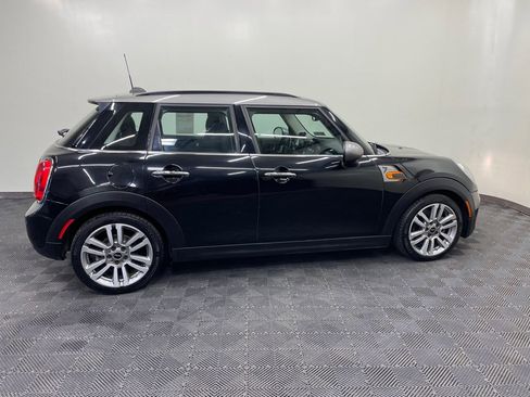 Used 2017 MINI Cooper 4-Door Hardtop image 11