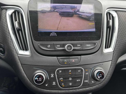 Used 2020 Chevrolet Malibu LT image 14