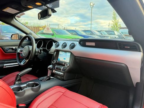 Used 2017 Ford Mustang Premium image 23