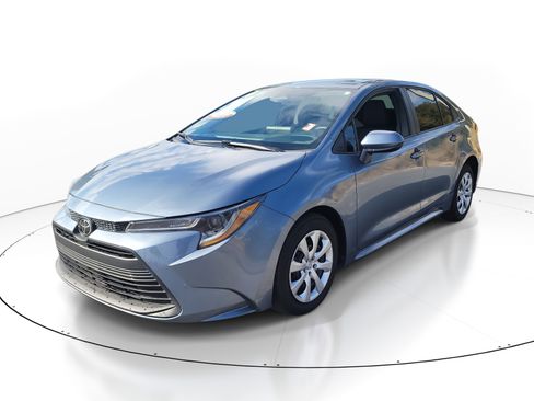 Certified 2024 Toyota Corolla LE image 3