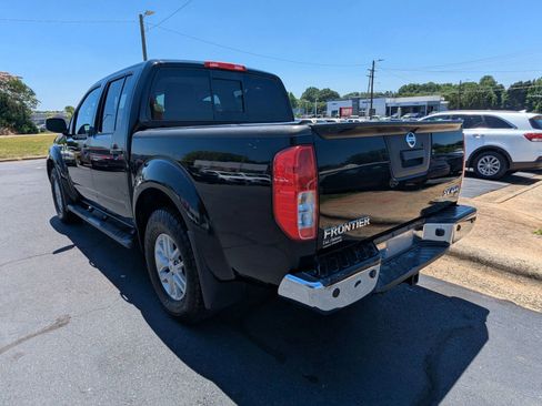 Used 2016 Nissan Frontier SV w/ SV Value Truck Package AWD/4WD image 5