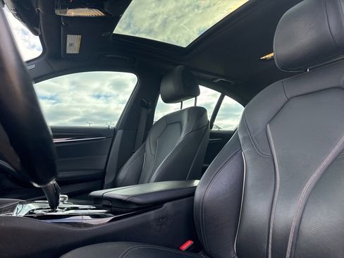 Used 2019 BMW 530i w/ Convenience Package image 28