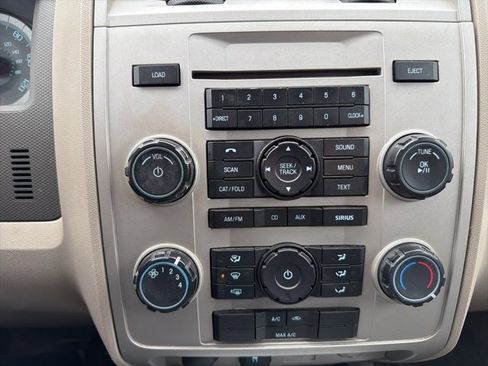 Used 2009 Ford Escape XLT image 17