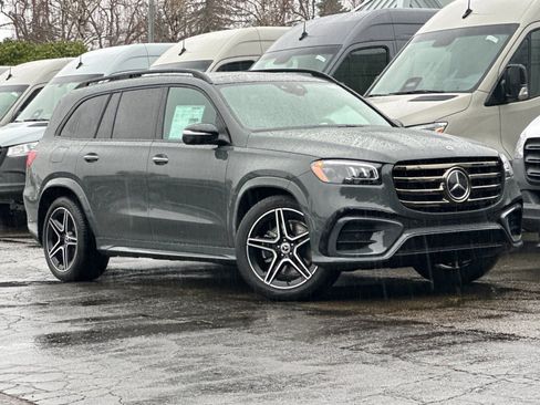 New 2026 Mercedes-Benz GLS 450 4MATIC image 2