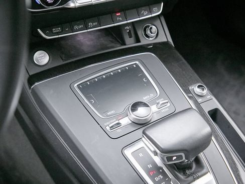 Used 2018 Audi Q5 2.0T Premium Plus w/ Premium Plus Package image 17