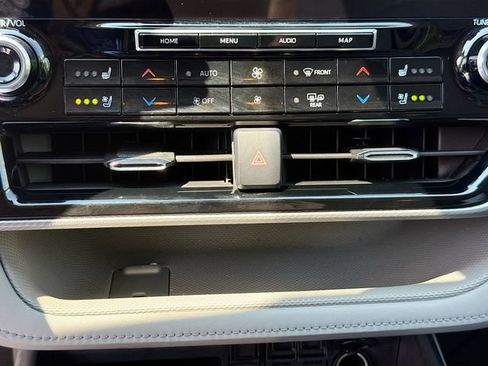 Used 2021 Toyota Highlander Platinum AWD/4WD image 17