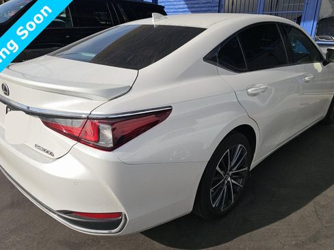 Used 2024 Lexus ES 300h w/ Premium Package image 6