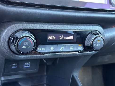 Used 2023 Nissan Kicks SR image 29