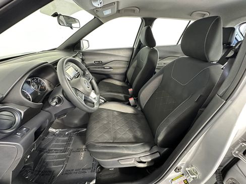 Used 2019 Nissan Kicks S FWD image 18