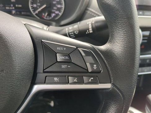 Used 2025 Nissan Sentra SV FWD image 22