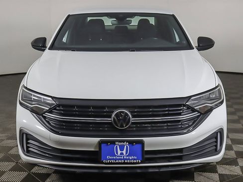 Used 2023 Volkswagen Jetta Sport image 8