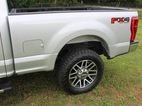Used 2019 Ford F250 Lariat w/ Lariat Ultimate Package AWD/4WD image 9