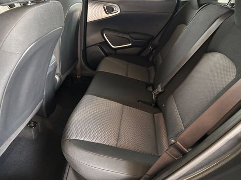Used 2025 Kia Soul LX w/ LX Technology Package FWD image 22