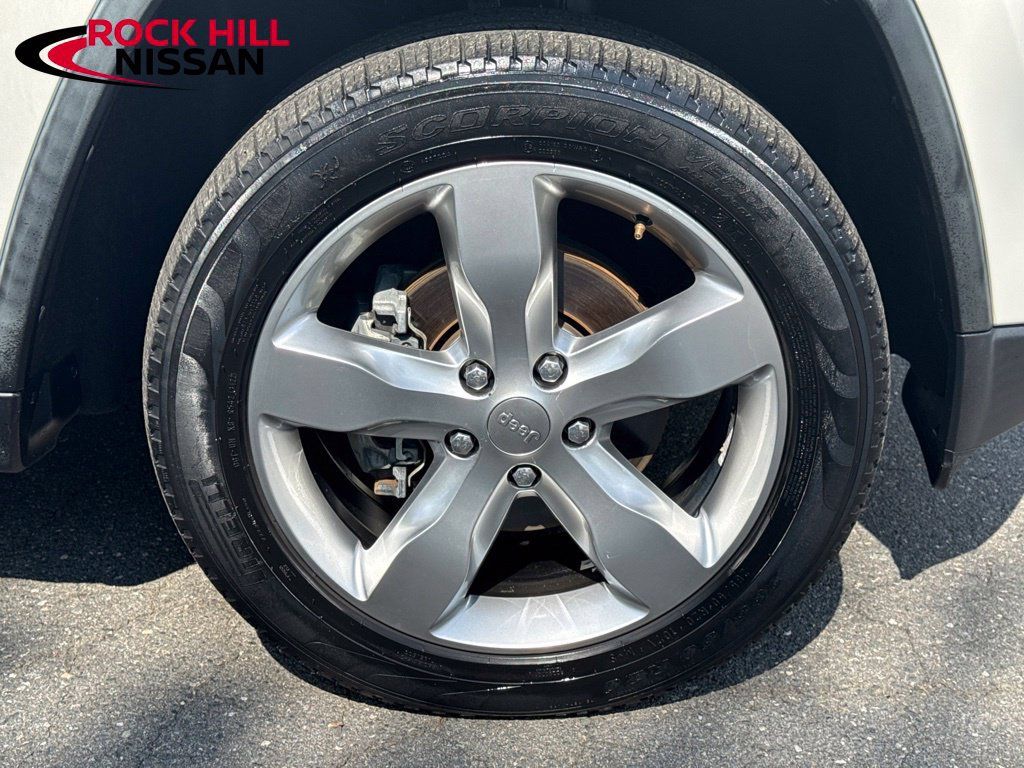 Used 2012 Jeep Grand Cherokee Overland AWD/4WD image 9