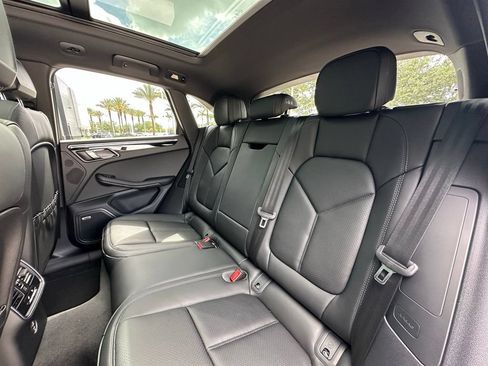 Used 2026 Porsche Macan AWD/4WD image 38