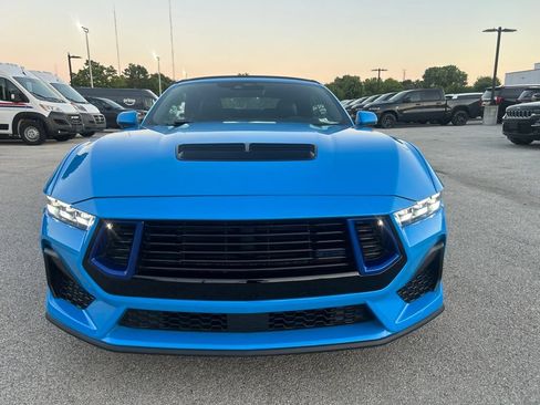 Used 2025 Ford Mustang GT Premium RWD image 2