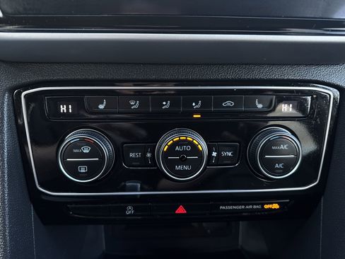 Used 2023 Volkswagen Atlas SE w/ Panoramic Sunroof Package image 36