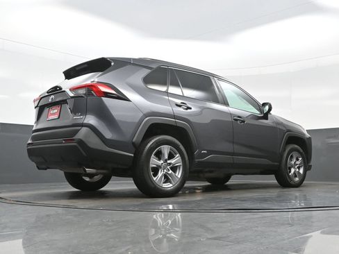 Used 2022 Toyota RAV4 LE AWD/4WD image 30