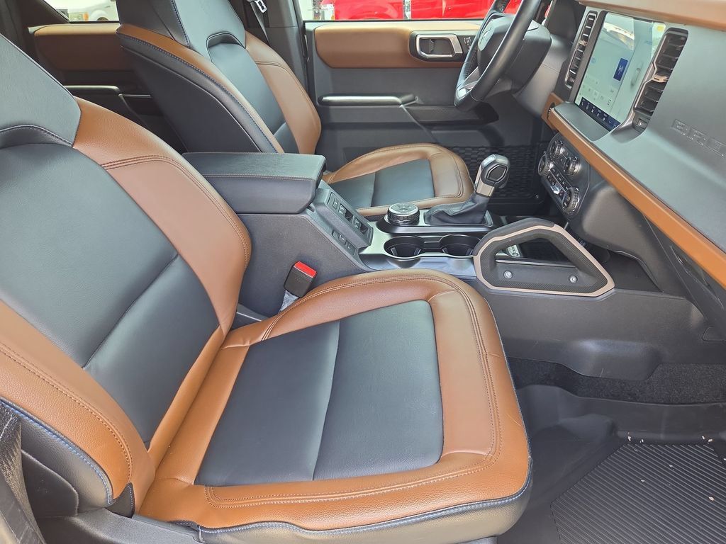 Used 2024 Ford Bronco Outer Banks AWD/4WD image 23