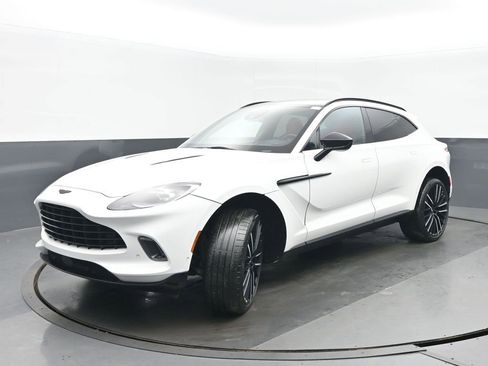 Used 2022 Aston Martin DBX image 7