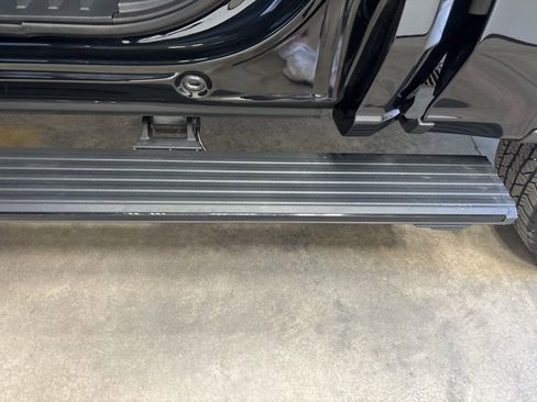 Used 2024 Ford F150 Platinum image 16