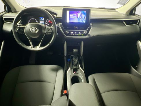 Used 2024 Toyota Corolla Cross LE FWD image 29