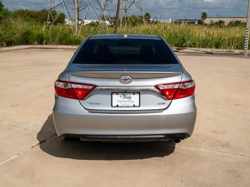 Used 2017 Toyota Camry XSE FWD image 4