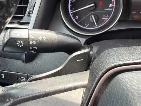Used 2021 Toyota Camry SE FWD image 14