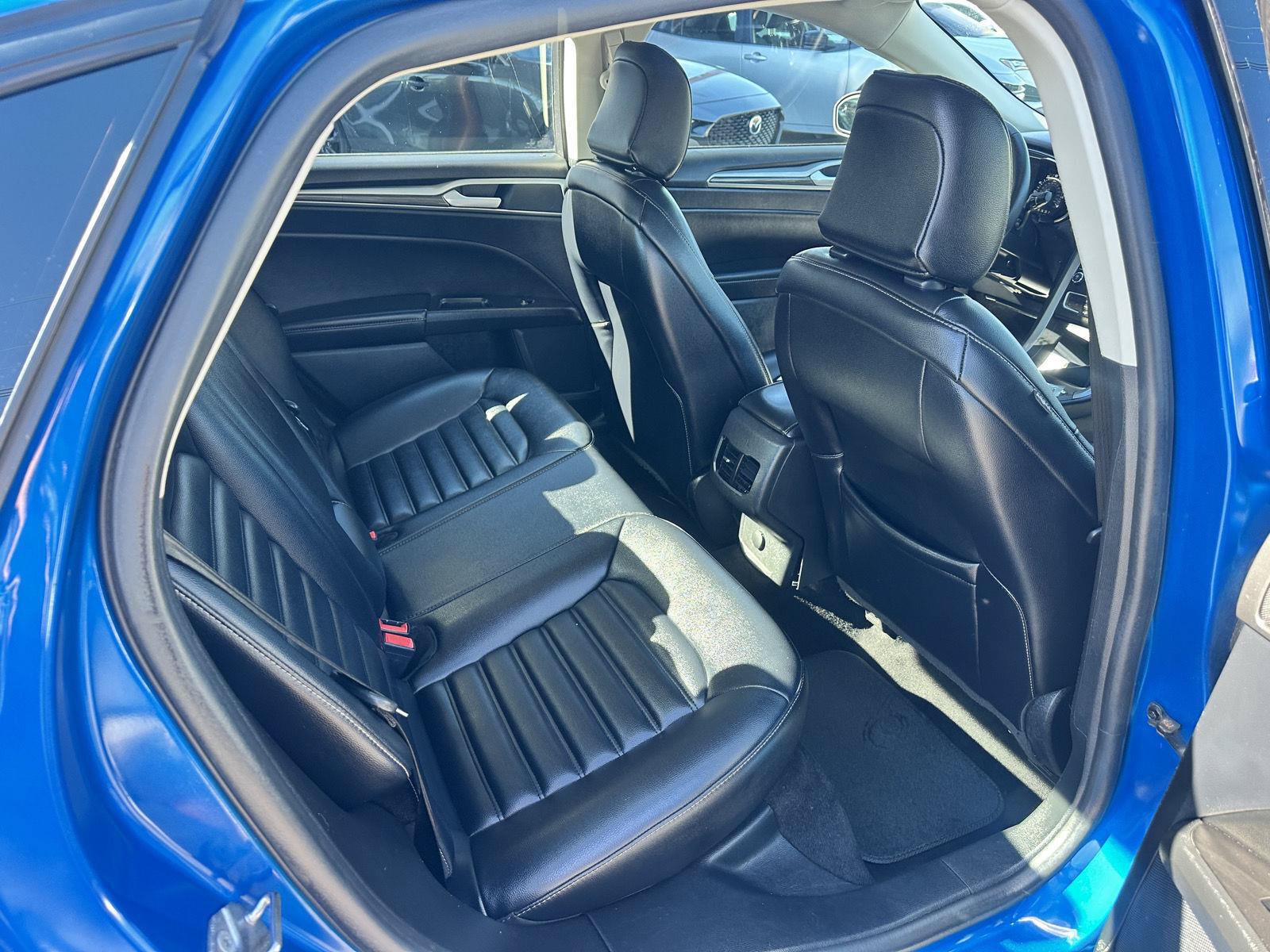 Used 2020 Ford Fusion SEL FWD image 11