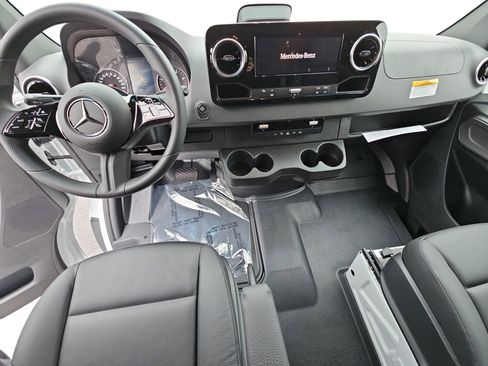 New 2026 Mercedes-Benz Sprinter 2500 image 9
