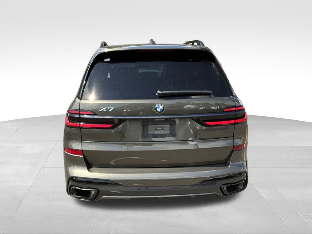 Used 2024 BMW X7 xDrive40i w/ M Sport Package AWD/4WD image 15