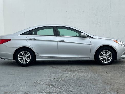 Used 2013 Hyundai Sonata GLS w/ Popular Equipment Pkg image 2