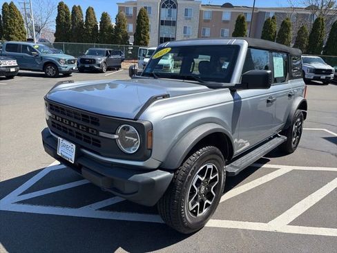 Used 2023 Ford Bronco 4-Door image 3
