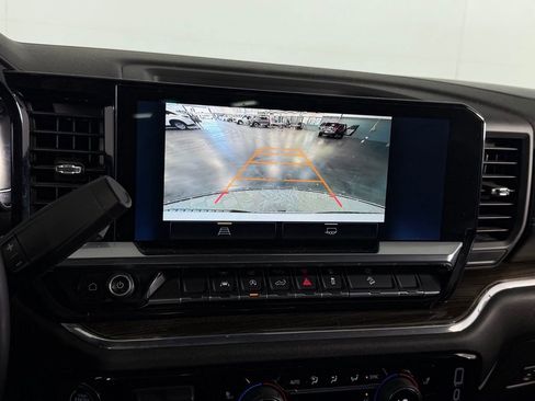 Used 2024 Chevrolet Silverado 1500 LT image 13