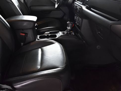 Used 2021 Jeep Wrangler Unlimited Sahara image 23