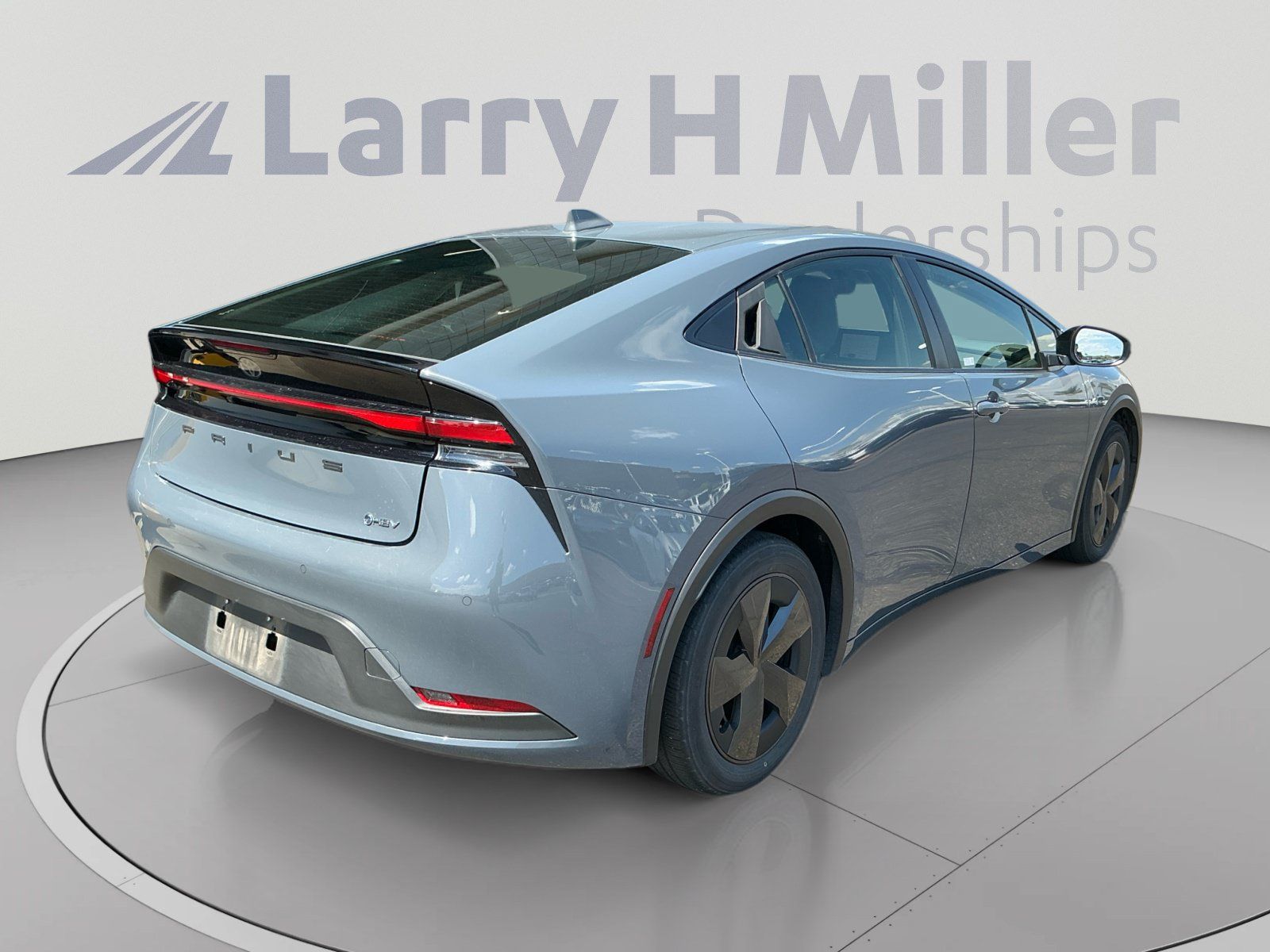 Certified 2025 Toyota Prius LE FWD image 5
