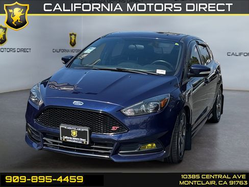 Used 2017 Ford Focus ST w/ Equipment Group 401A image 1