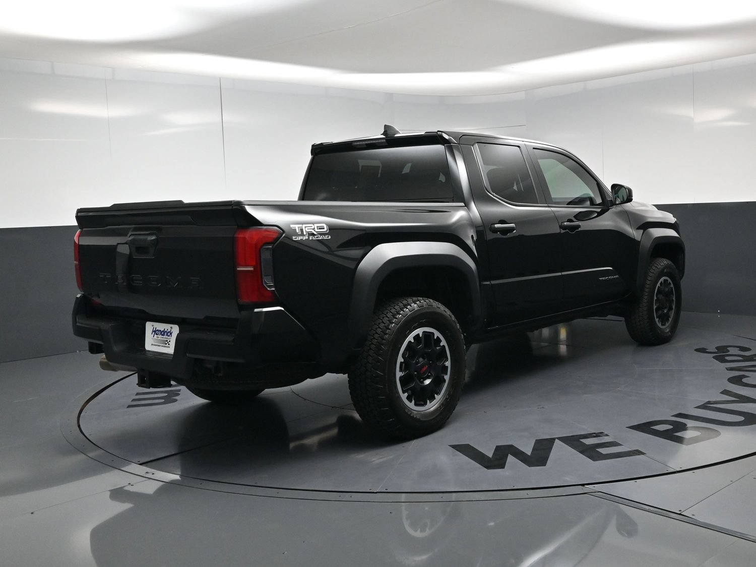 Used 2024 Toyota Tacoma TRD Off-Road AWD/4WD image 9