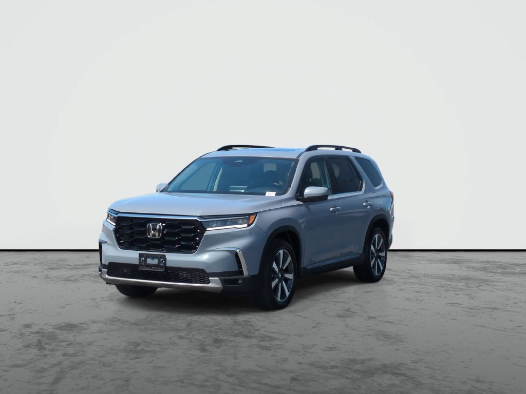 Used 2025 Honda Pilot Touring image 4