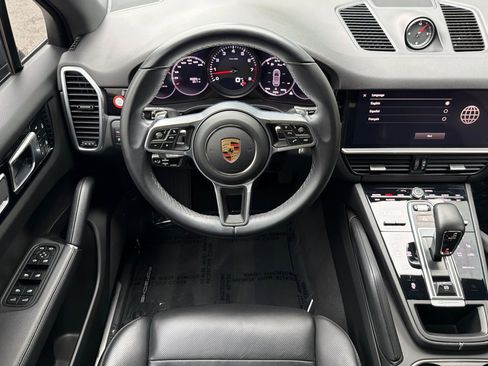 Used 2023 Porsche Cayenne Platinum Edition AWD/4WD image 13