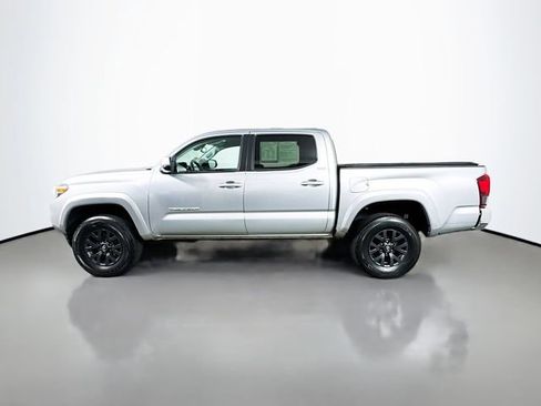 Used 2023 Toyota Tacoma SR5 AWD/4WD image 5