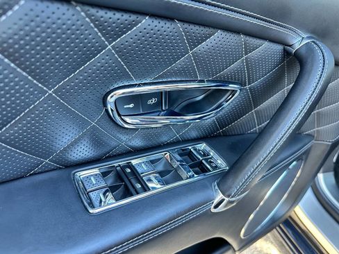 Used 2018 Bentley Flying Spur S V8 image 21