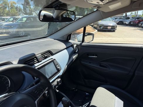 Used 2025 Nissan Versa SV image 31